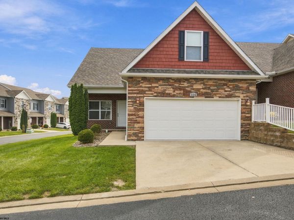 524 Persimmon Lane, Bridgeport, WV 26330