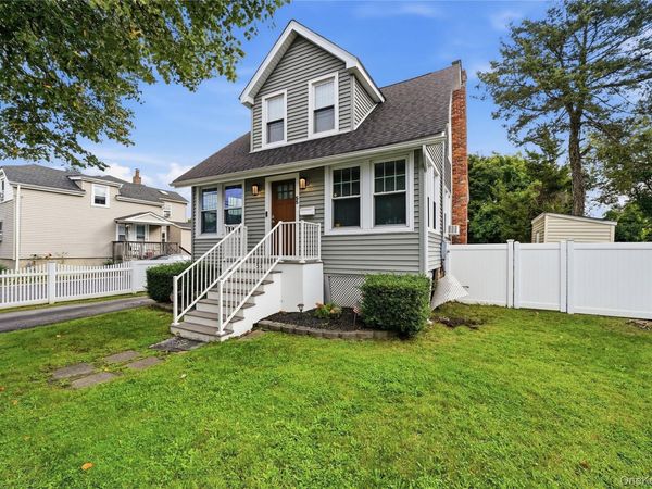 55 Cooper Street , Babylon, NY 11702