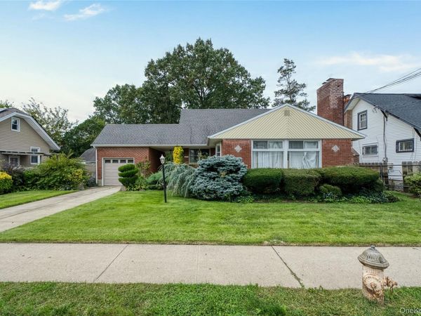 120-44 194th Street , Saint Albans, NY 11412