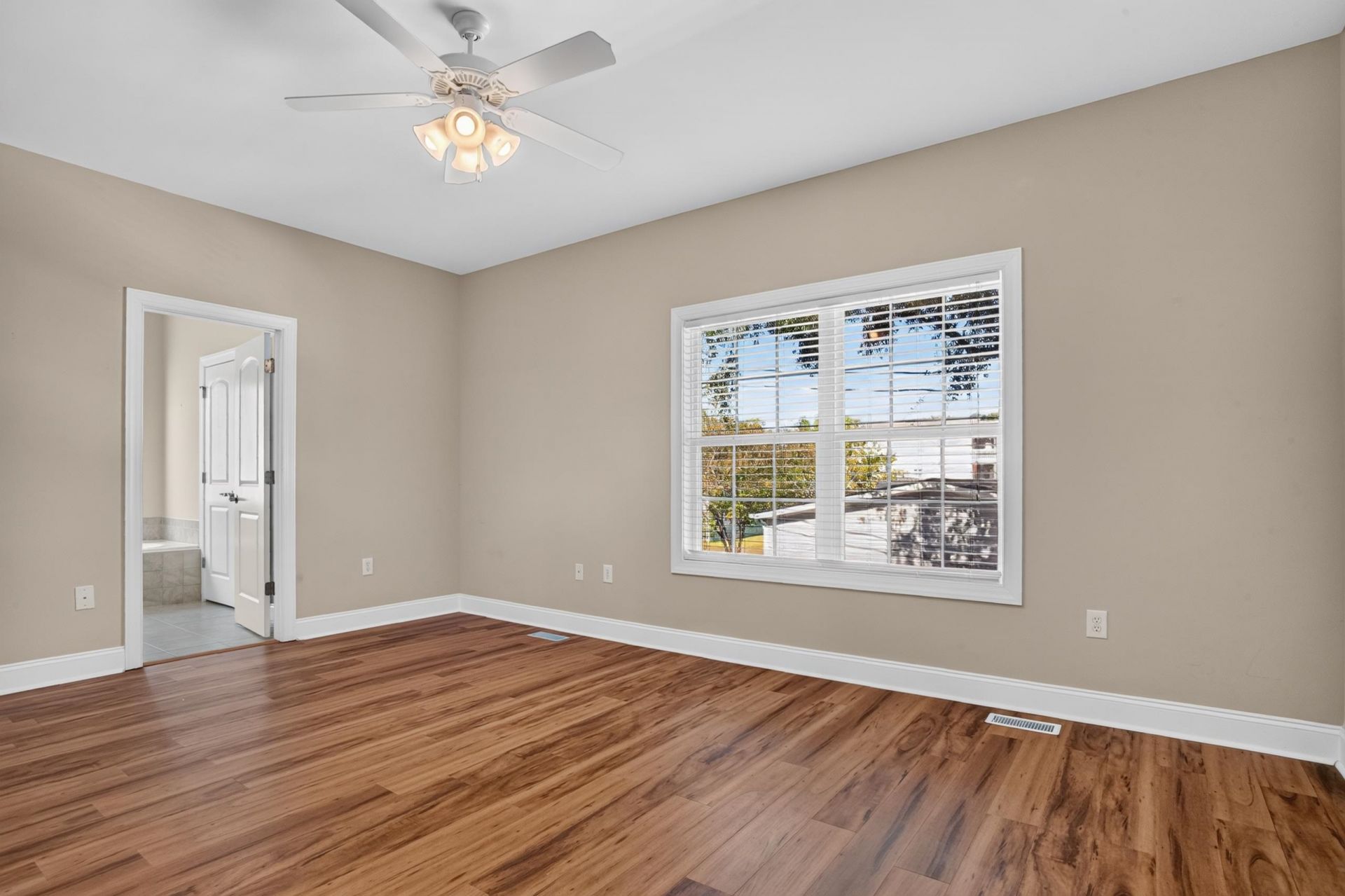 1005 Kelly Ct. Photo 11