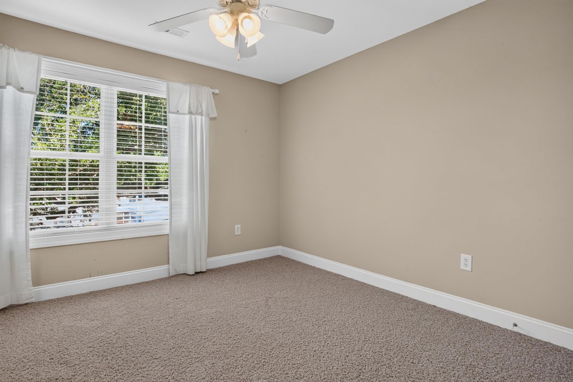 1005 Kelly Ct. Photo 24