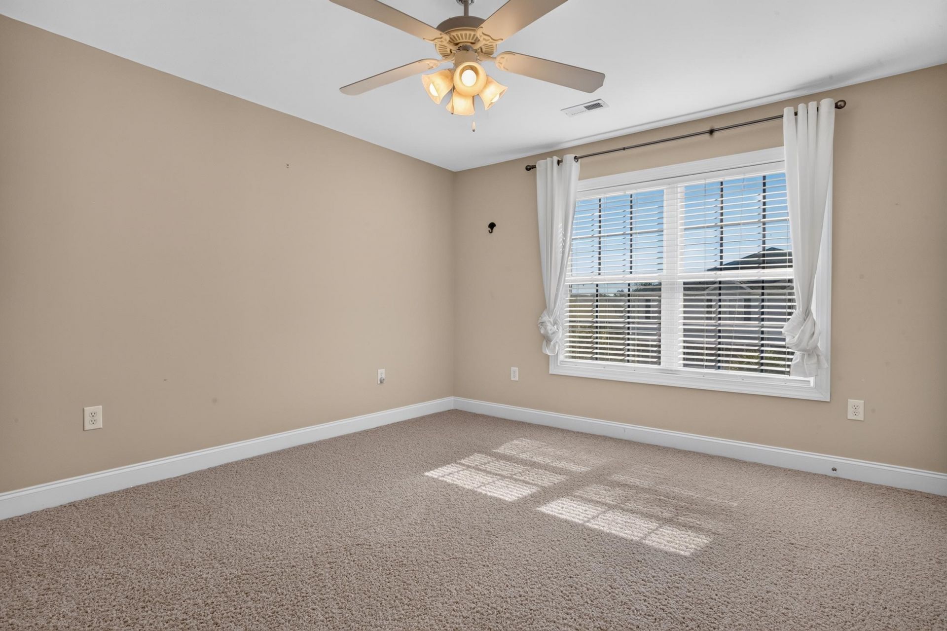 1005 Kelly Ct. Photo 27