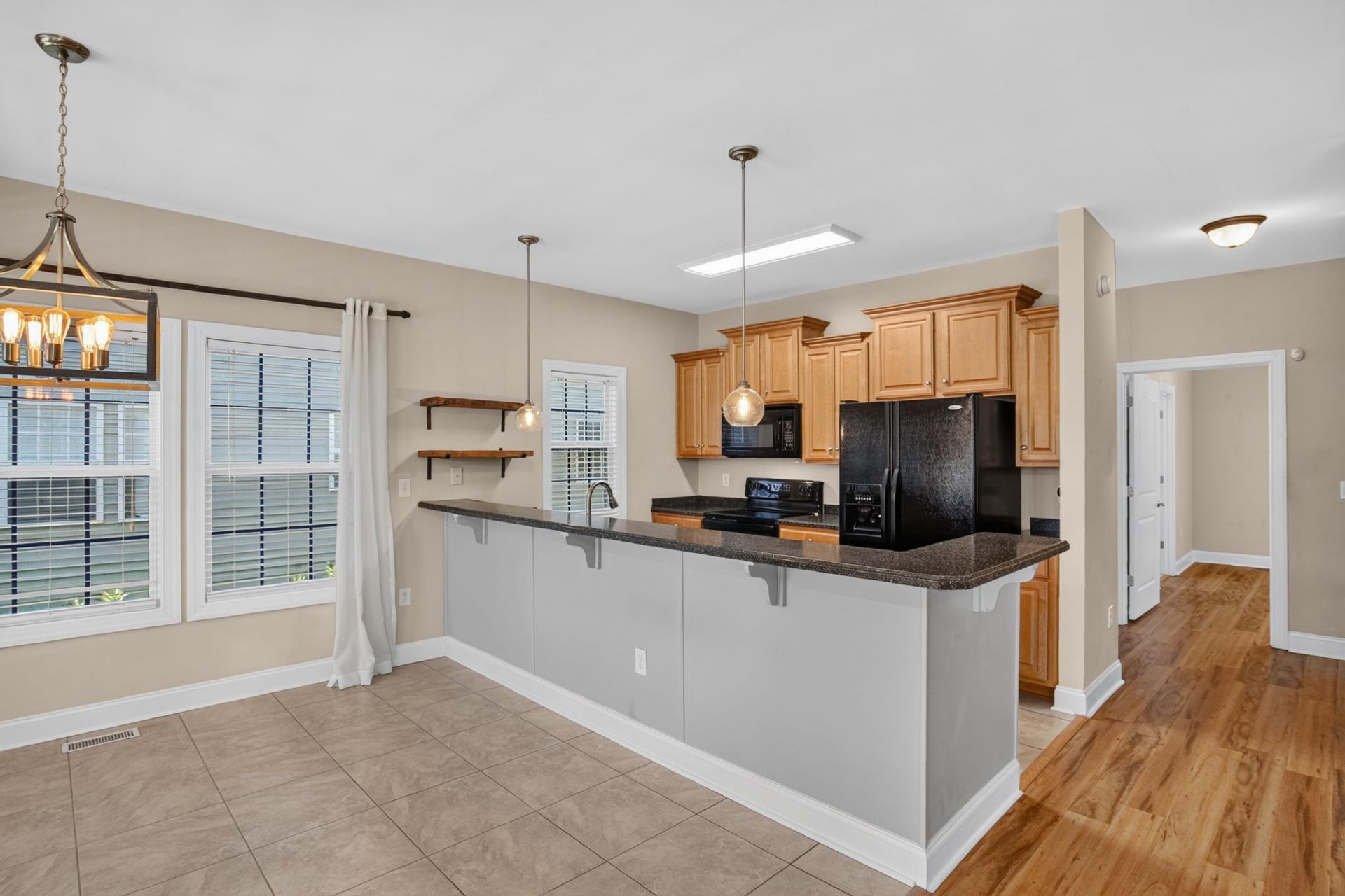 1005 Kelly Ct. Photo 6