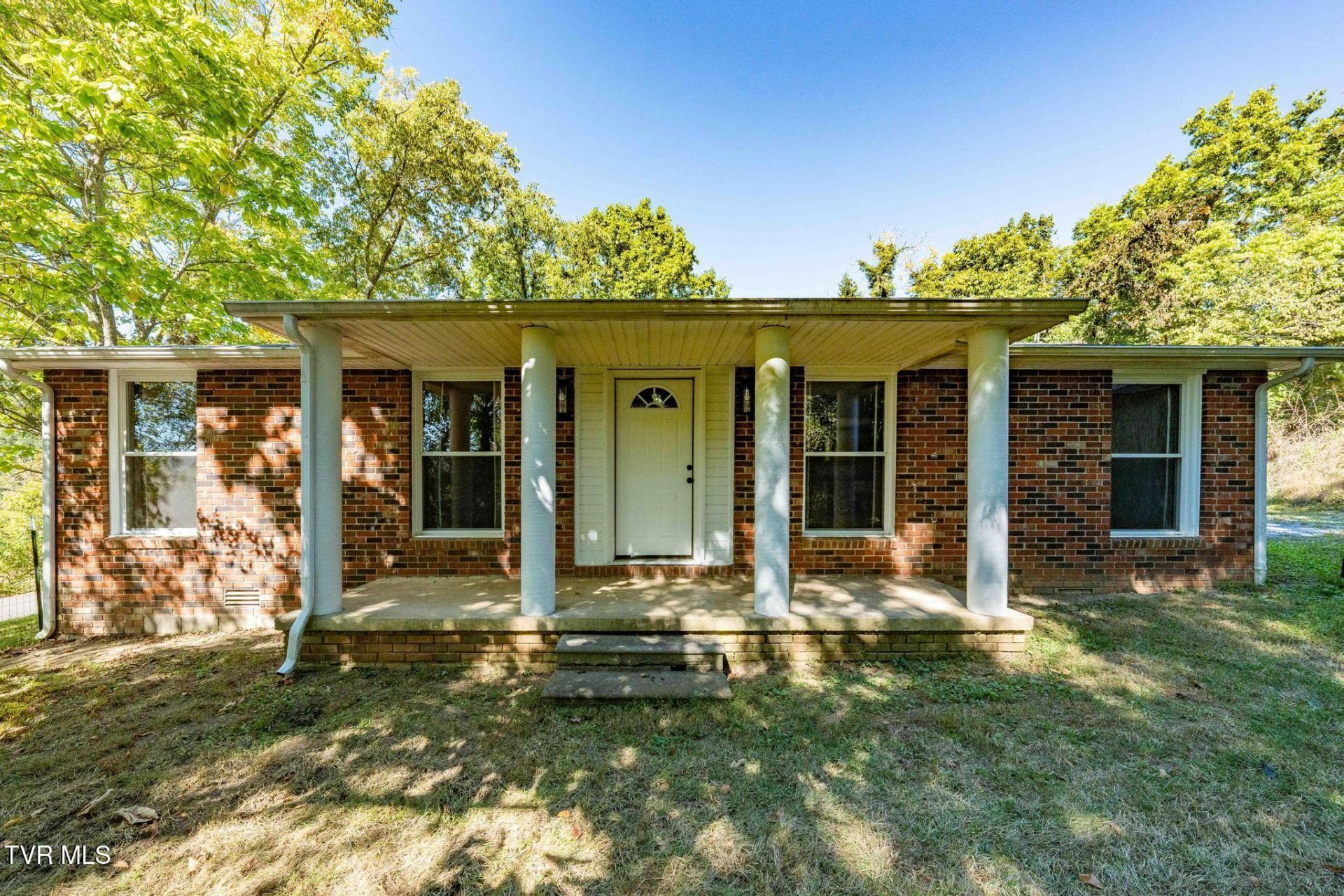 338 Gifford Road, Bristol, TN 37620 Main Photo