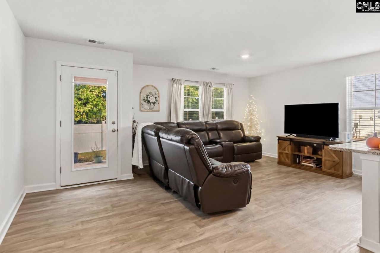 12b Briar Forest Drive Photo 11