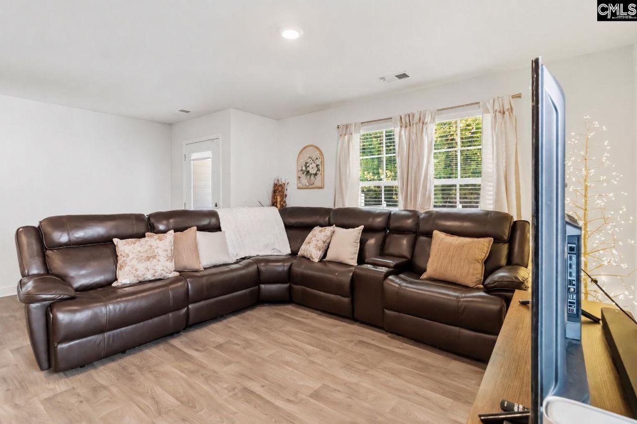 12b Briar Forest Drive Photo 12