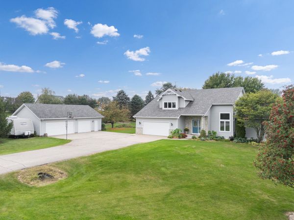 8585 Halloran Lane NW, Rochester, MN 55901