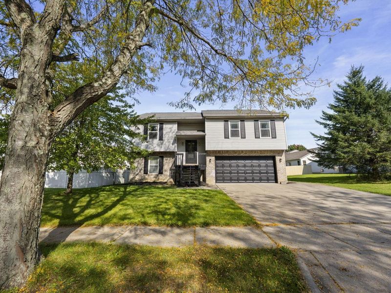 7954 Hickson Drive, Blacklick, OH 43004 Photo 2