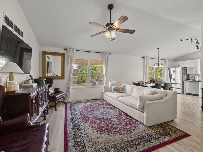 7954 Hickson Drive, Blacklick, OH 43004 Photo 8