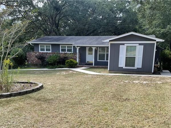 2516 Brookfield Drive W, Mobile, AL 36693