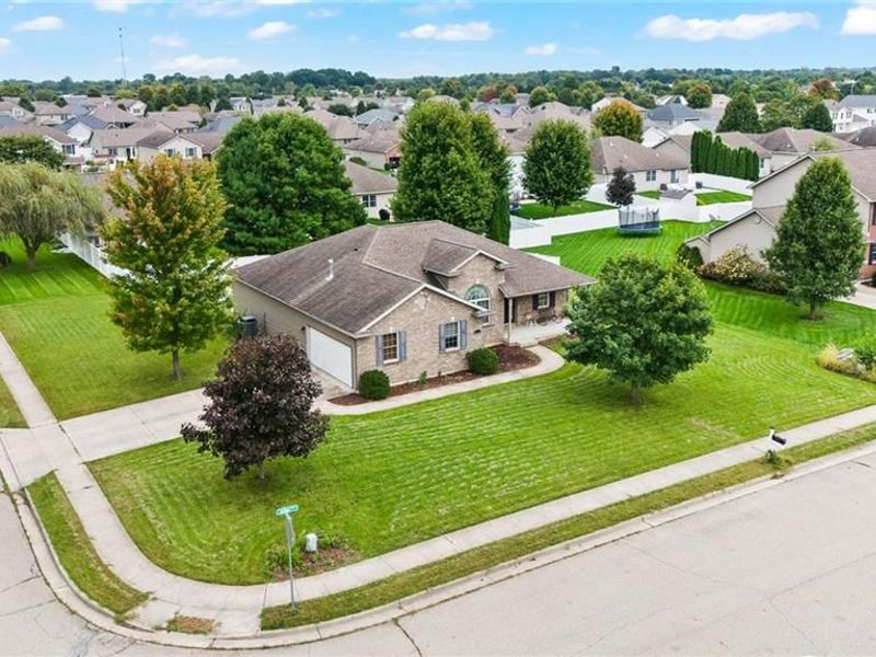 1111 Arbor Lane, Troy, OH 45373 Photo 3