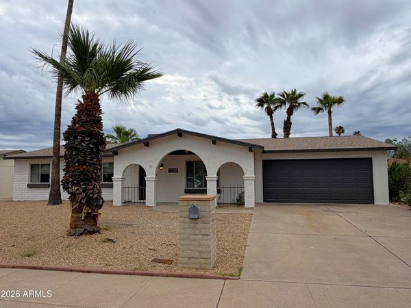 3241 E SUNNYSIDE Drive, Phoenix, AZ 85028