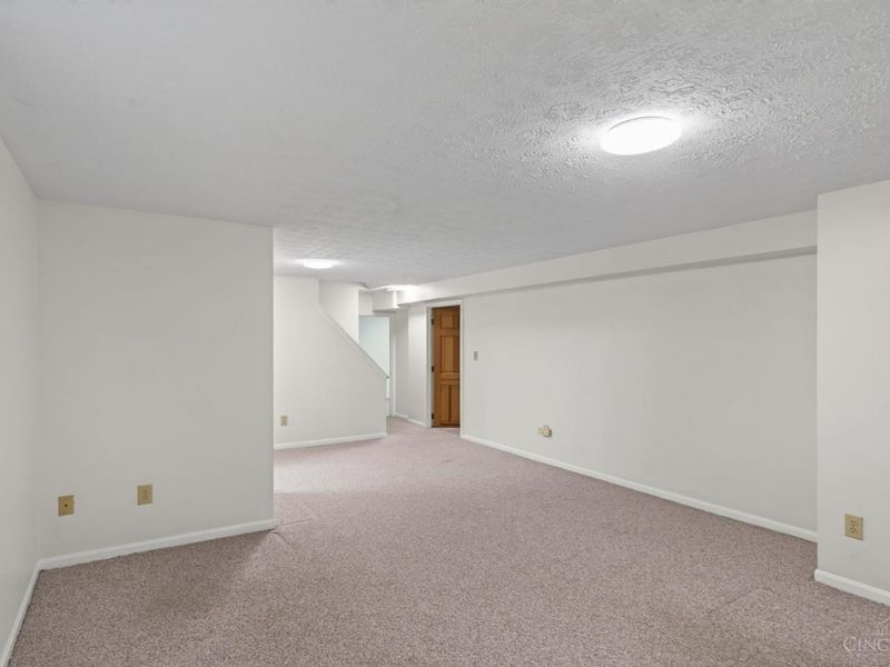 9043 Winton Road, Springfield Township, OH 45231 Photo 13