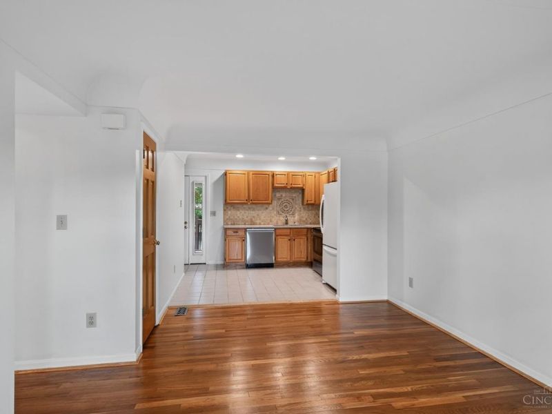 9043 Winton Road, Springfield Township, OH 45231 Photo 2