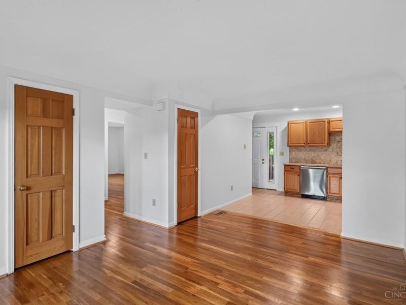 9043 Winton Road, Springfield Township, OH 45231 Photo 3