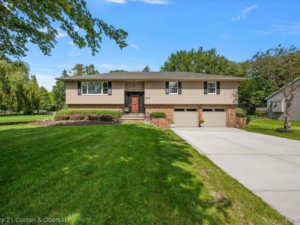219 E Caledonia Street, Howell, Mi 48843