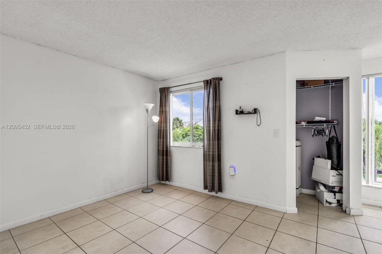8630 NW 5th Ter , Unit 16-202, Miami, FL 33126 Photo