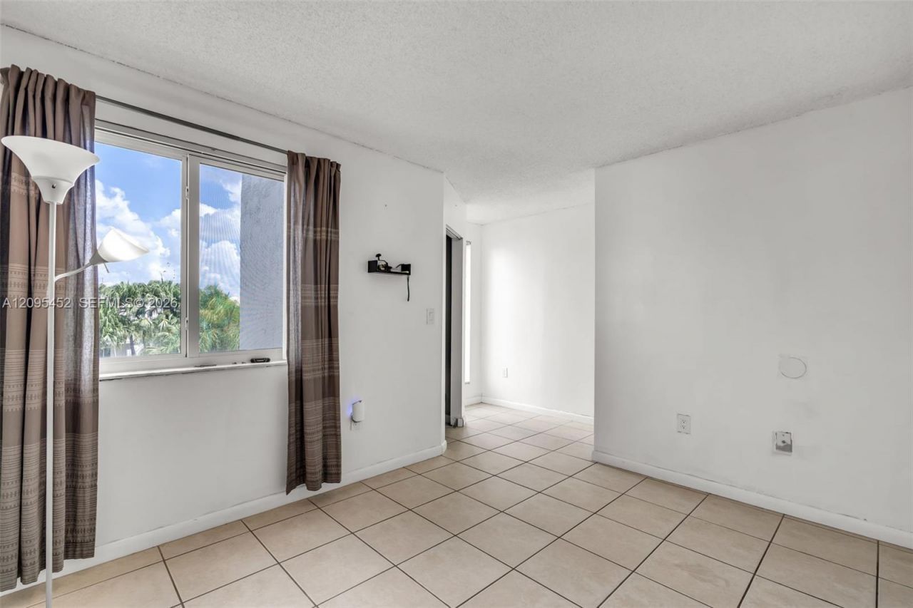 8630 NW 5th Ter , Unit 16-202, Miami, FL 33126 Photo