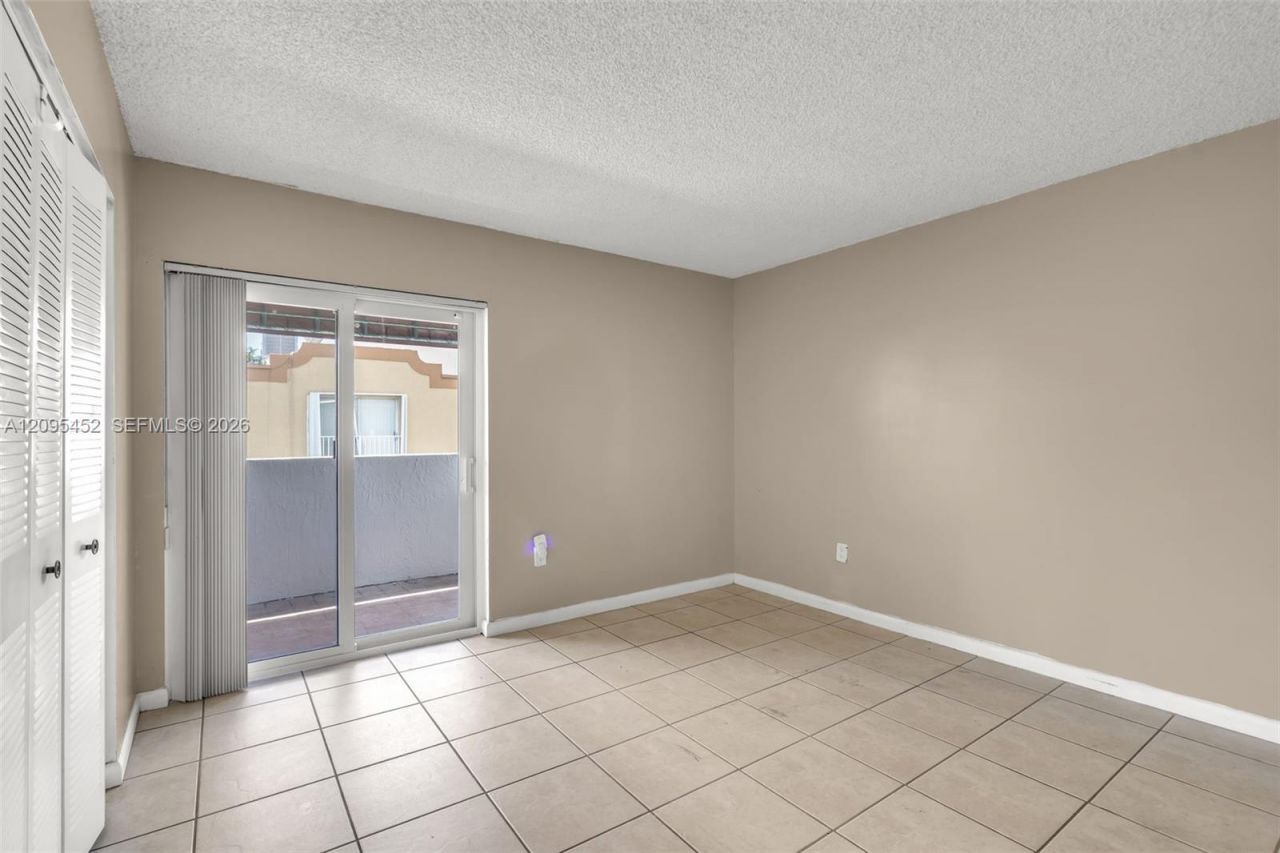 8630 NW 5th Ter , Unit 16-202, Miami, FL 33126 Photo