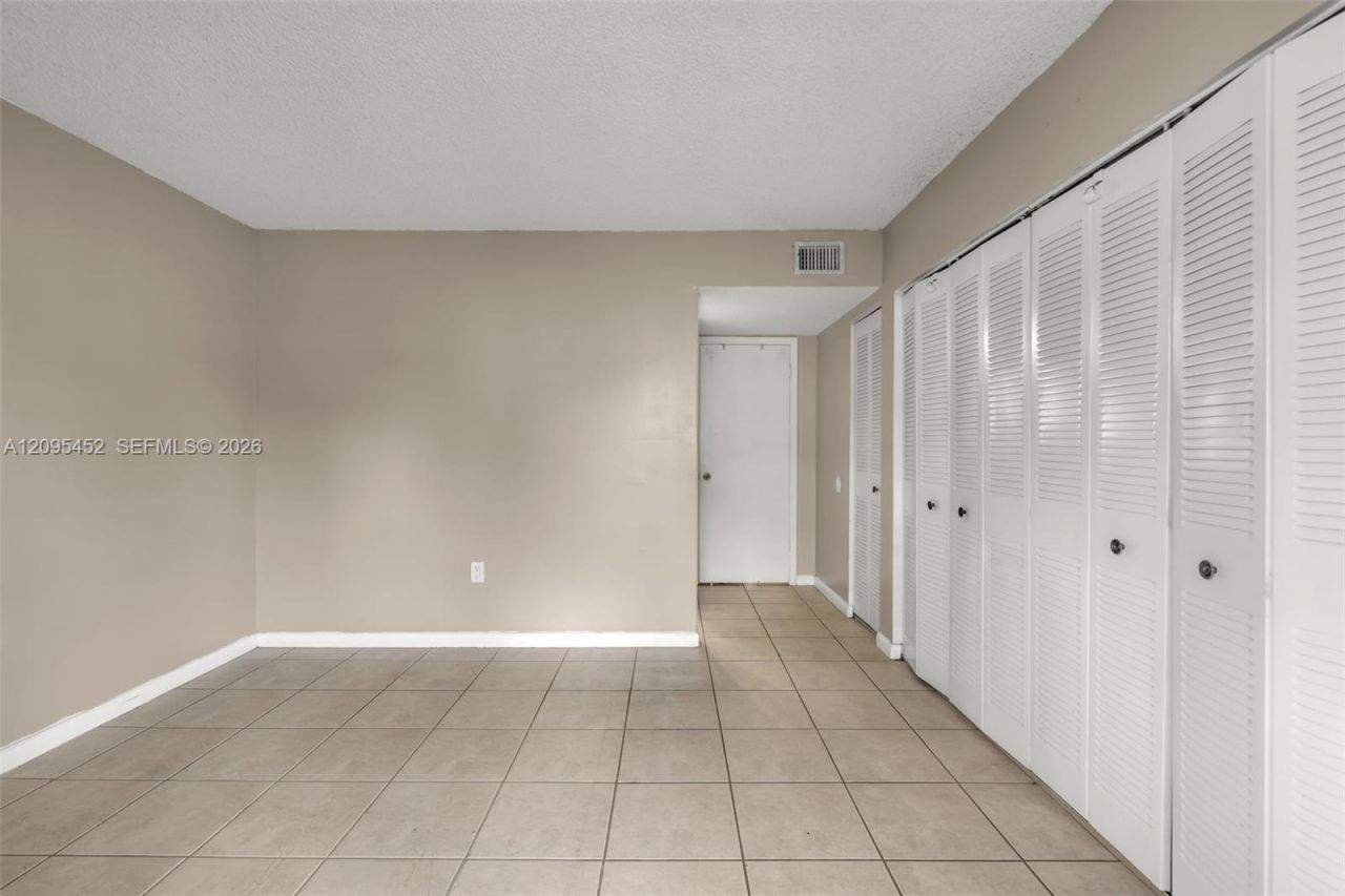 8630 NW 5th Ter , Unit 16-202, Miami, FL 33126 Photo