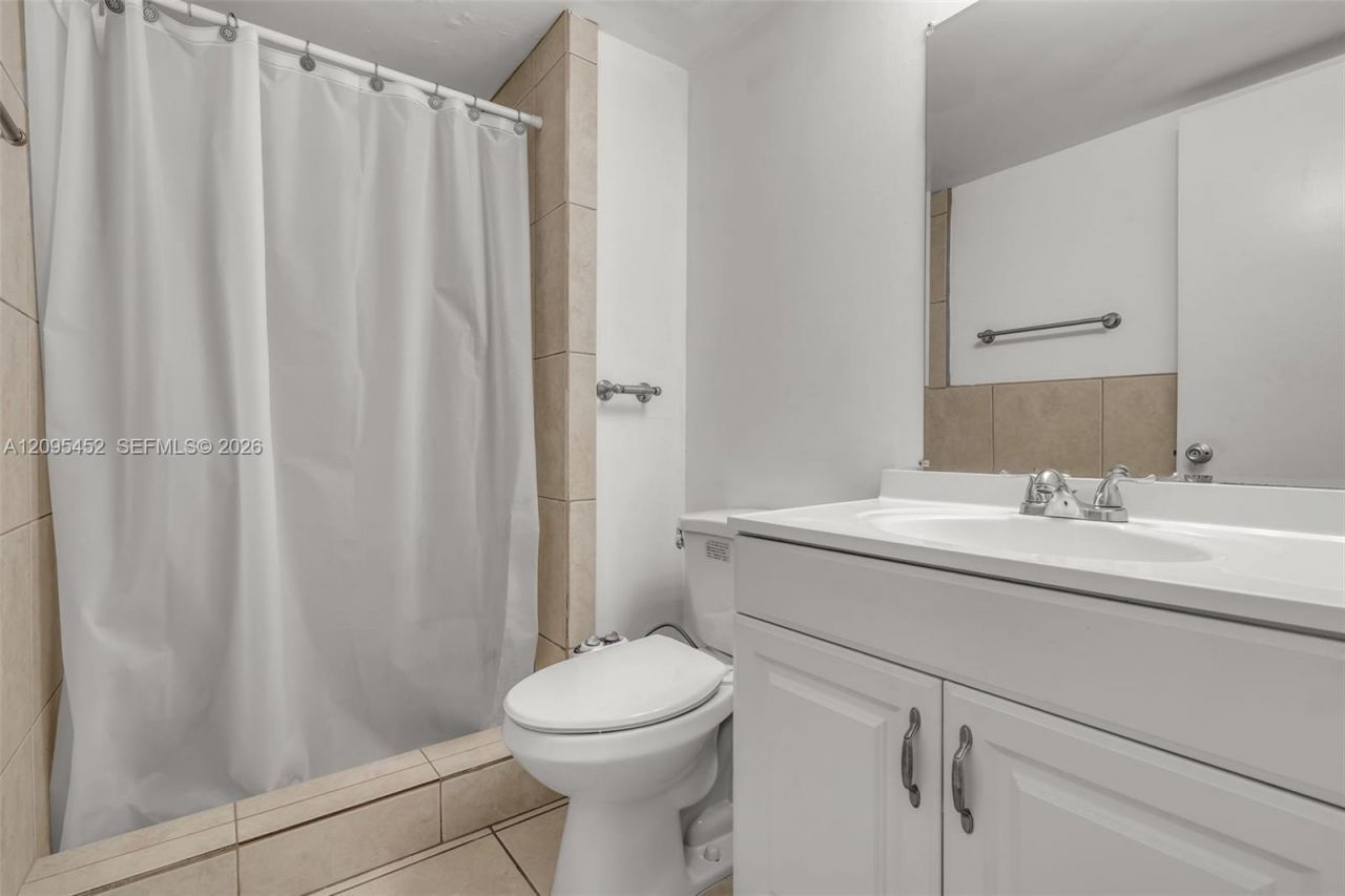 8630 NW 5th Ter , Unit 16-202, Miami, FL 33126 Photo