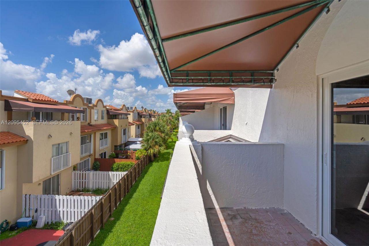 8630 NW 5th Ter , Unit 16-202, Miami, FL 33126 Photo