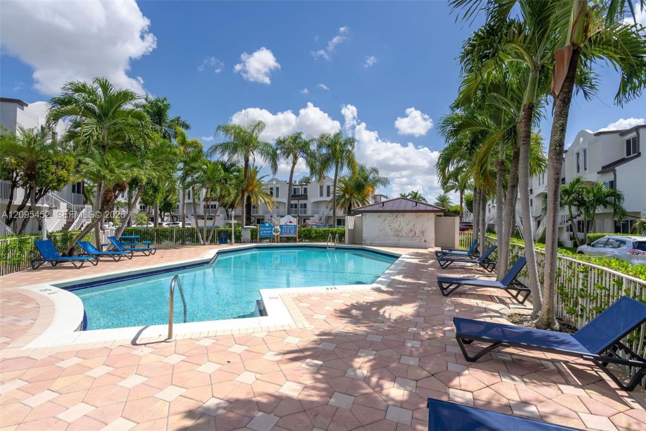 8630 NW 5th Ter , Unit 16-202, Miami, FL 33126 Photo