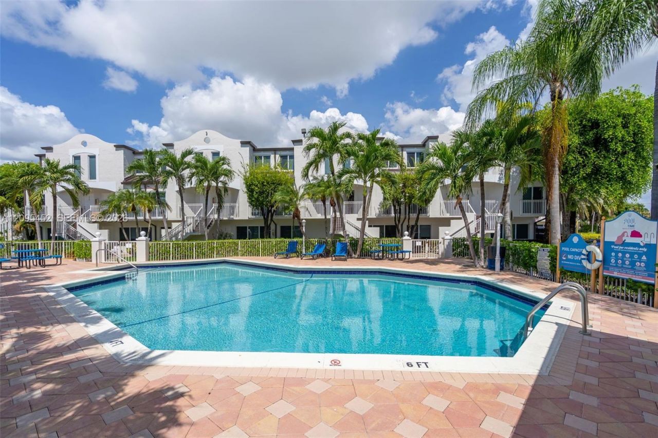 8630 NW 5th Ter , Unit 16-202, Miami, FL 33126 Photo
