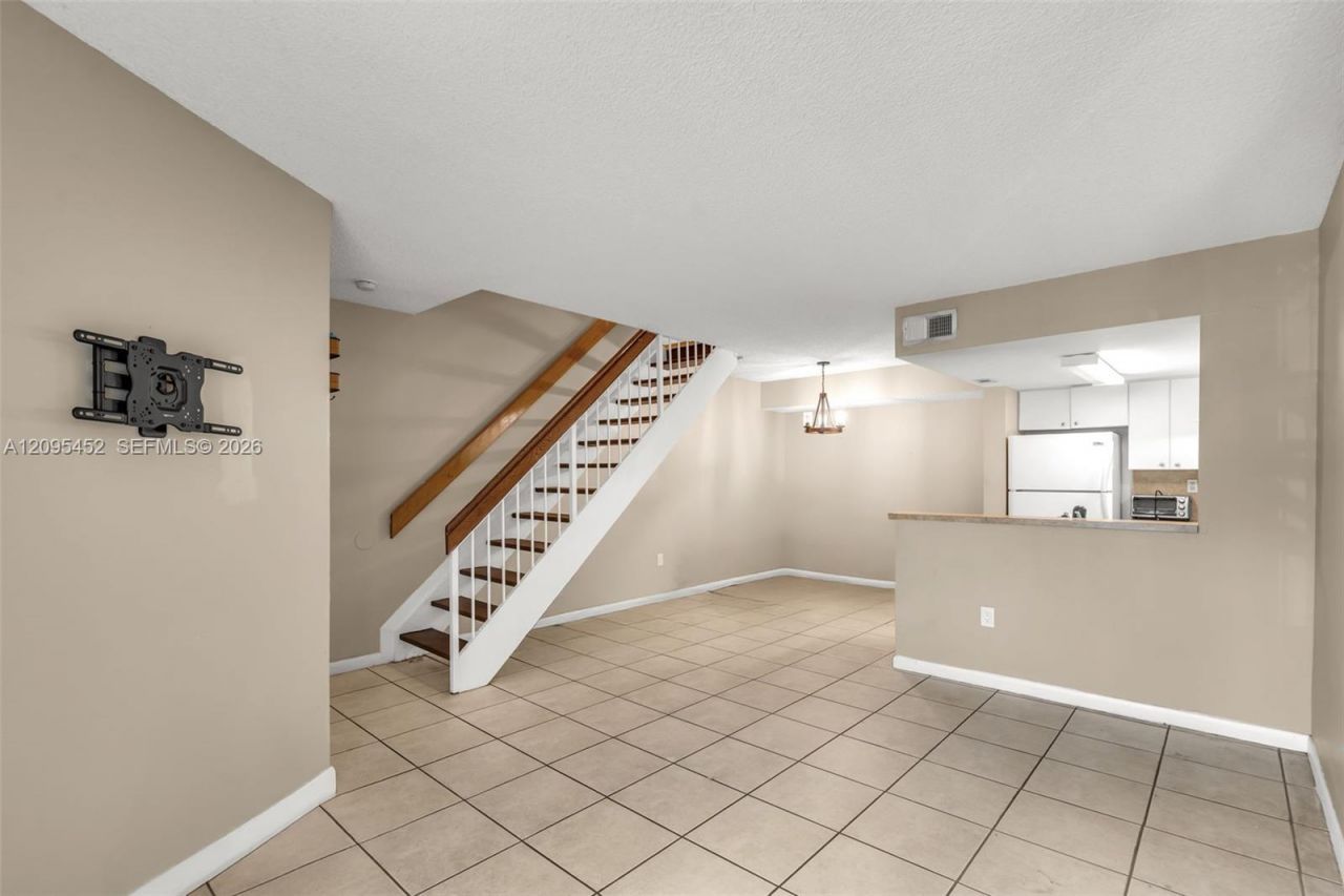 8630 NW 5th Ter , Unit 16-202, Miami, FL 33126 Photo