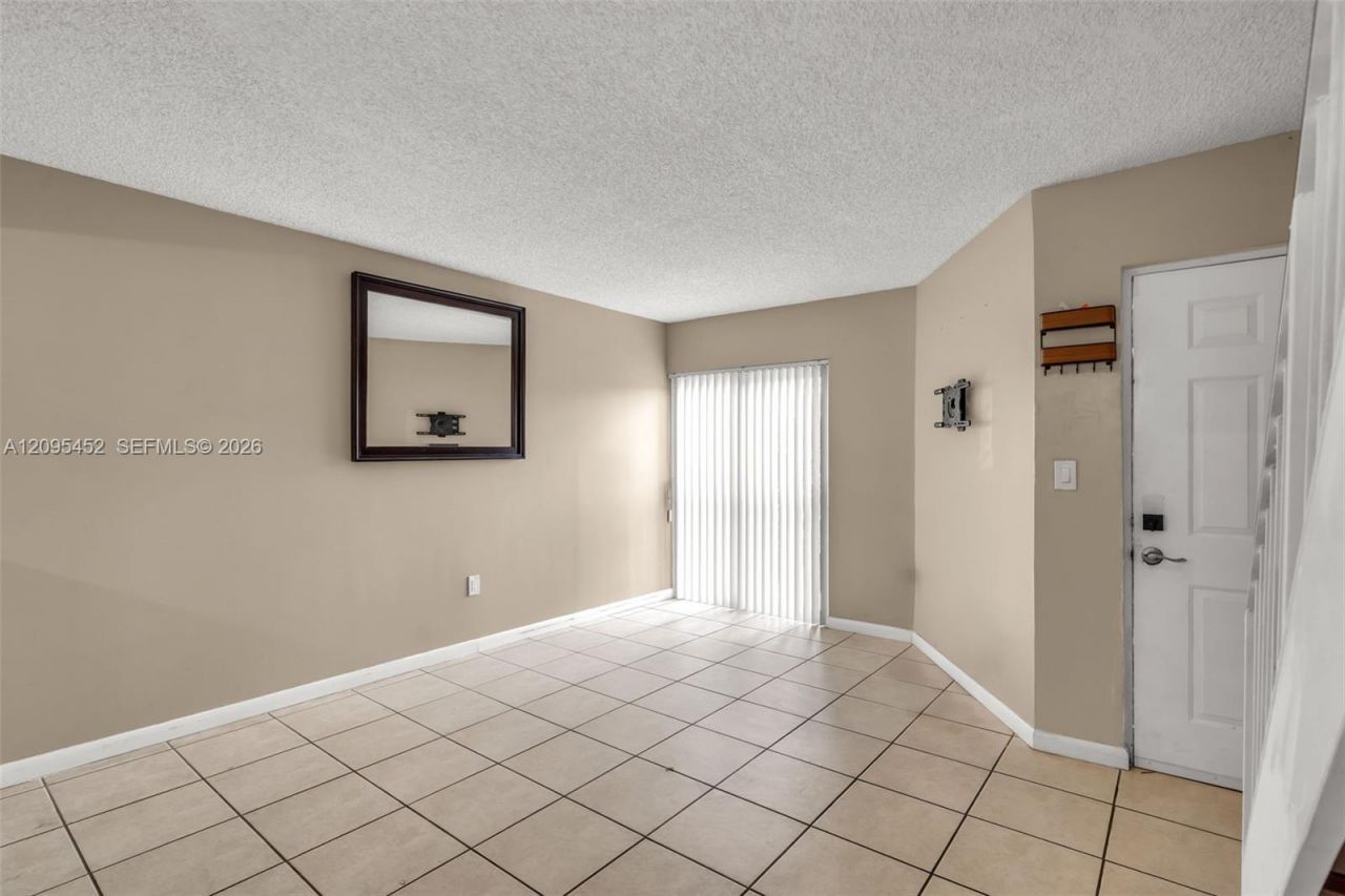 8630 NW 5th Ter , Unit 16-202, Miami, FL 33126 Photo