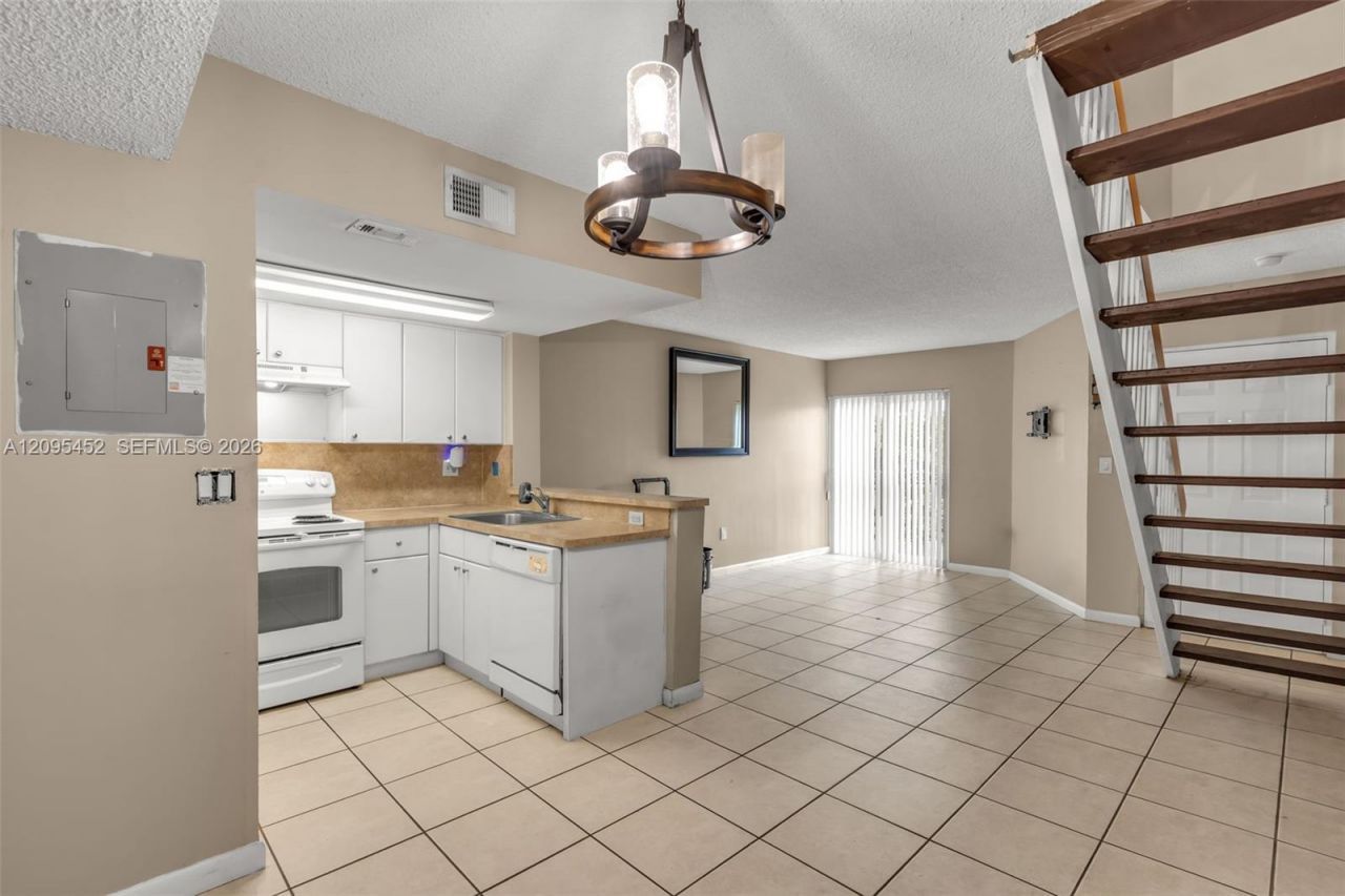 8630 NW 5th Ter , Unit 16-202, Miami, FL 33126 Photo