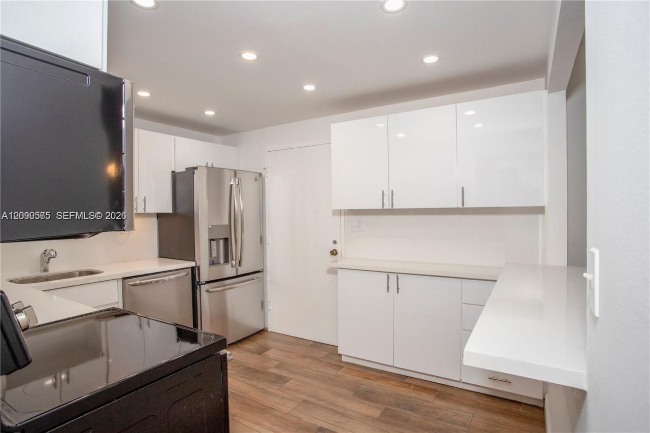 Please Call For Address, Unit 9Z, Miami Beach, FL 33140 Photo