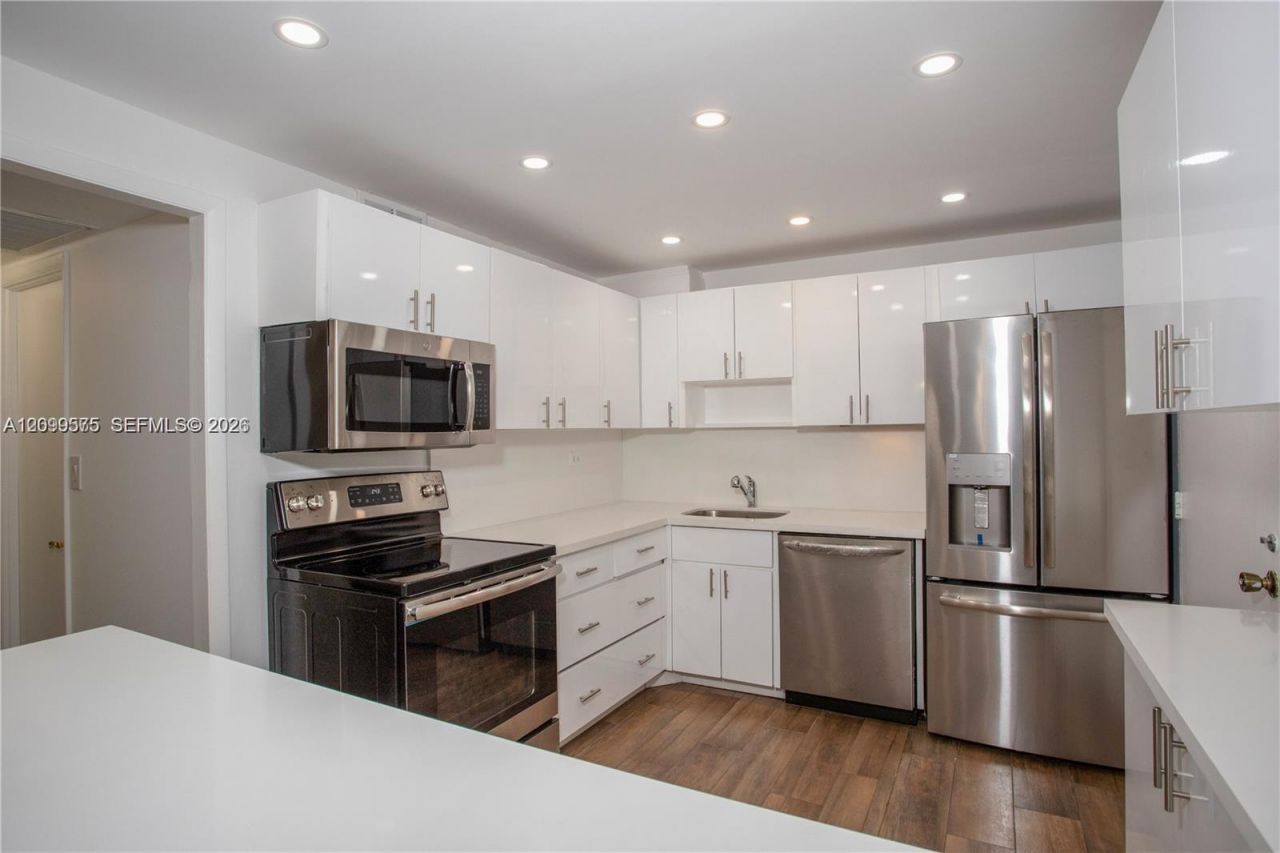 Please Call For Address, Unit 9Z, Miami Beach, FL 33140 Photo