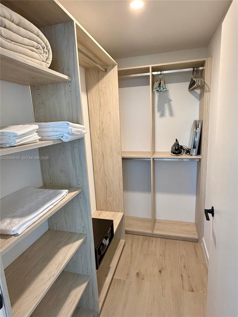 225 N Miami Ave , Unit 1604, Miami, FL 33128 Photo