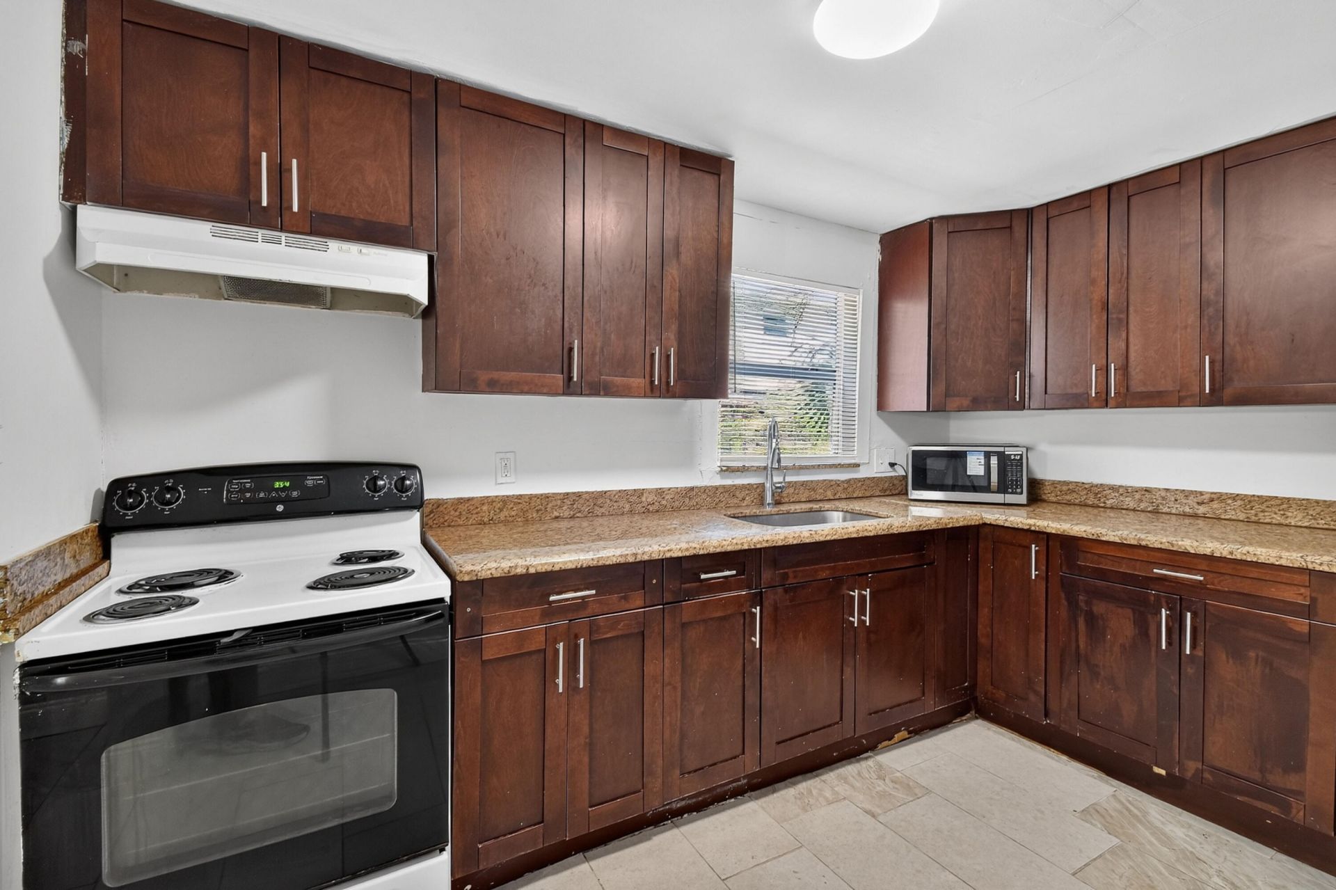 885 7th Street, West Palm Beach, FL 33401 Photo