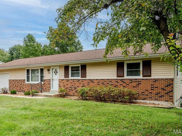 206 Valley Drive , Washington, MO 63090