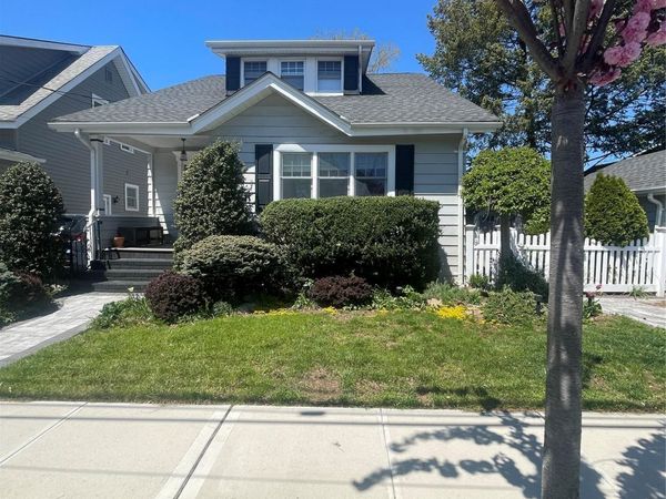 51 Ormond Street , Rockville Centre, NY 11570