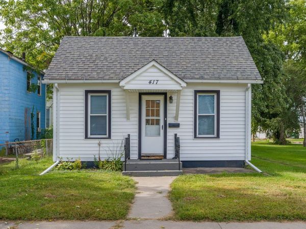 417 37th Street , Moline, IL 61265