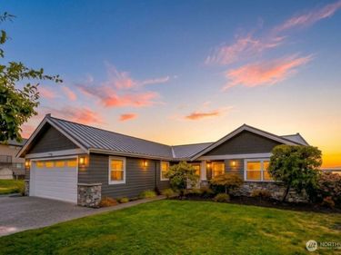 1106 Bayshore Drive, Camano Island, WA 98282