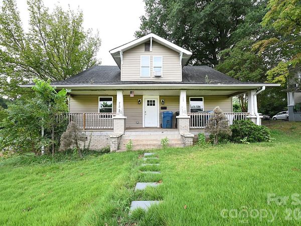 755 2nd Avenue SW, Hickory, NC 28602