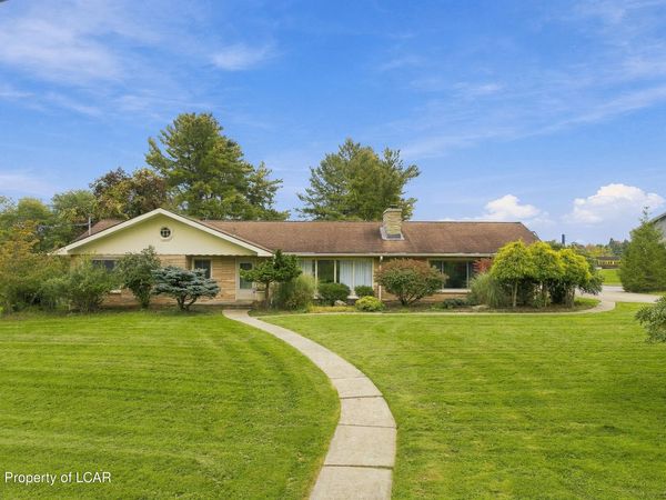 4 Joe-Pag Lane, Dallas, PA 18612