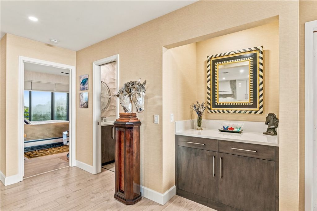 5558 Highway A1a, Unit 307, Indian River Shores, FL 32963 Photo