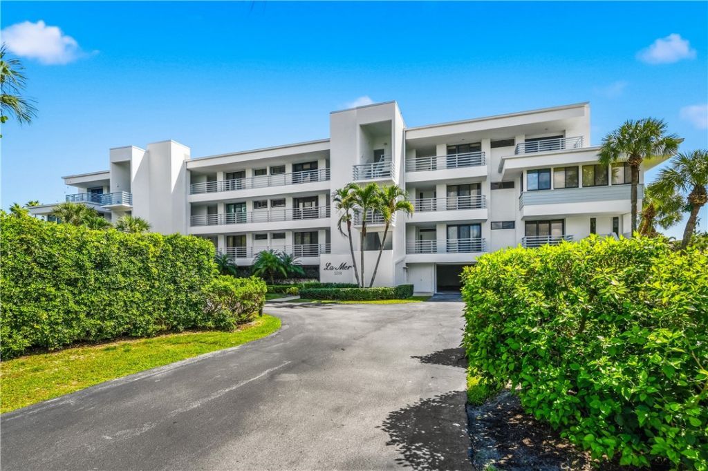 5558 Highway A1a, Unit 307, Indian River Shores, FL 32963 Photo