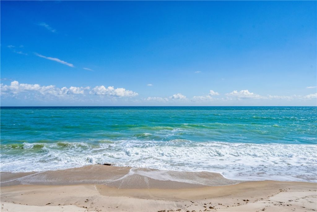5558 Highway A1a, Unit 307, Indian River Shores, FL 32963 Photo