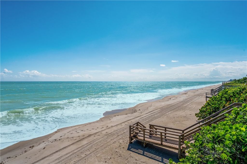 5558 Highway A1a, Unit 307, Indian River Shores, FL 32963 Photo