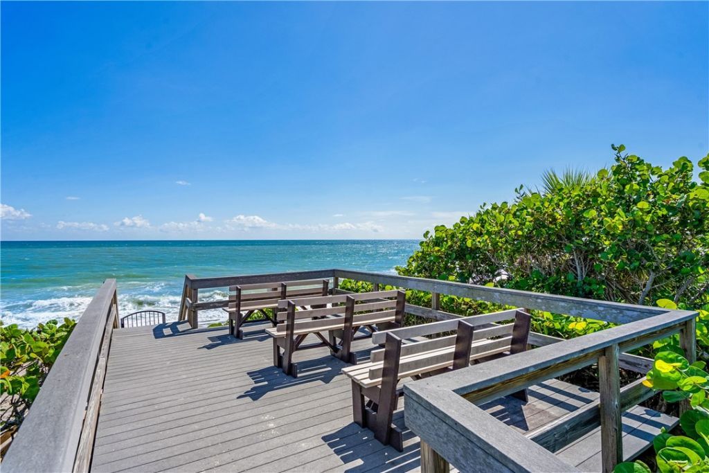 5558 Highway A1a, Unit 307, Indian River Shores, FL 32963 Photo