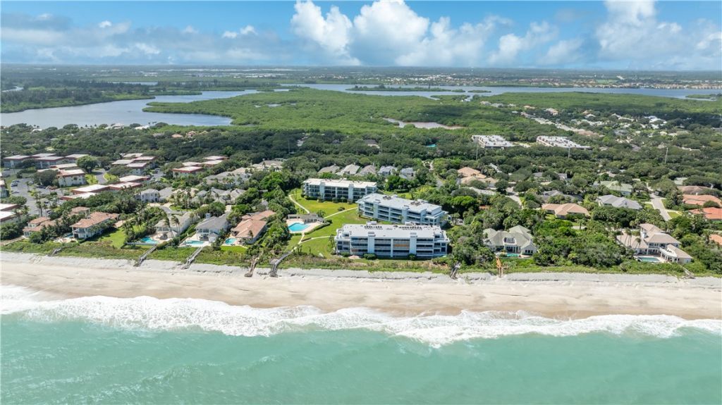5558 Highway A1a, Unit 307, Indian River Shores, FL 32963 Photo