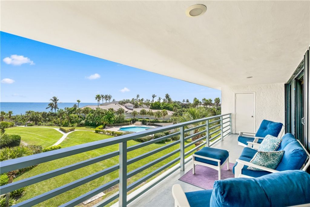 5558 Highway A1a, Unit 307, Indian River Shores, FL 32963 Photo