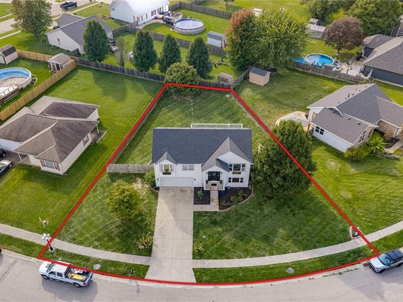 757 Glenwood Drive, Jamestown, OH 45335 Photo 2
