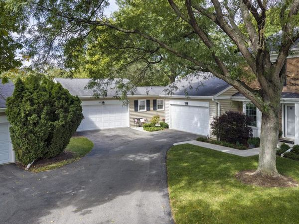 18 The Court Of Greenway Court , Northbrook, IL 60062
